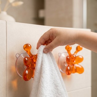Cuier perete cu ventuza pentru copii, 2 agatatori, forma fluture, portocaliu, set 4 bucati