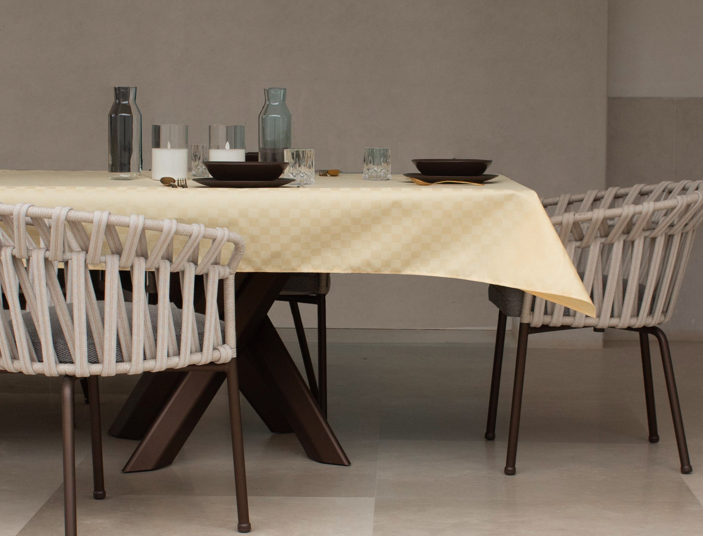 Fata masa textila anti-patare impermeabila, 140cmx180cm, galben, poliester cu tesatura tip jacquard, Damina